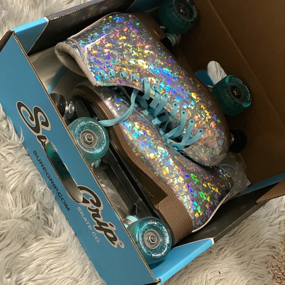 *NEW* Sure-Grip Prism Indoor Roller Skates - Picture 6 of 13